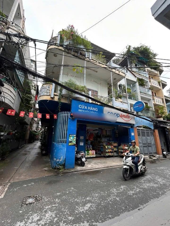 Nhà góc 2 mặt tiền Lạc Long Quân, Tân Bình 106m² giá 15.6 tỷ - Đầu tư sinh lời!