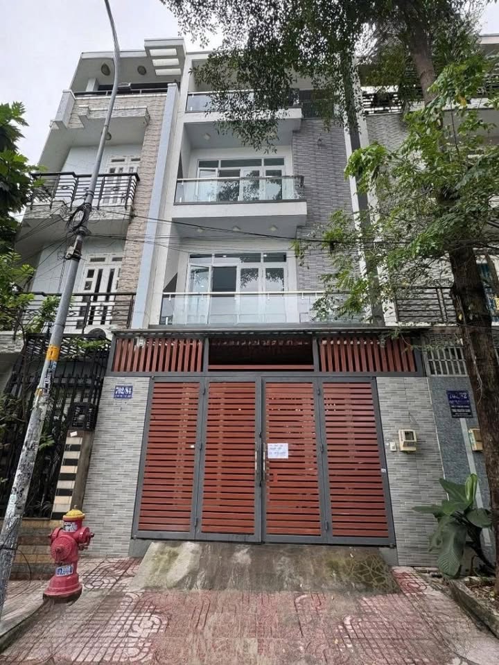 Cho thuê nhà nguyên căn Gò Vấp 300m² - Phù hợp làm văn phòng, spa, kho hàng!