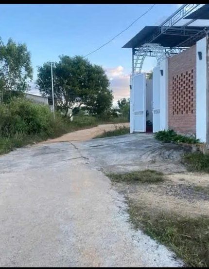 Đất thổ cư 169m² hẻm 196 thôn 9 Đăk Cấm giá 400 triệu - Đường bê tông, gần khu dân cư!