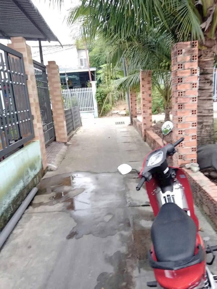 Nhà bán Chánh Nghĩa, Thủ Dầu Một 67m² giá 2.3 tỷ - Gần chợ và trường học tiện ích!