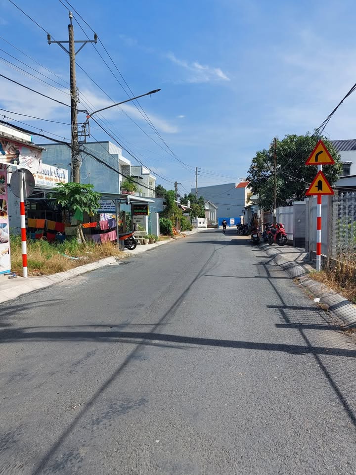 Đất nền 115m² tại Sơn Đông, Bến Tre - Giá chỉ 1.4 tỷ, góc 2 mặt tiền!