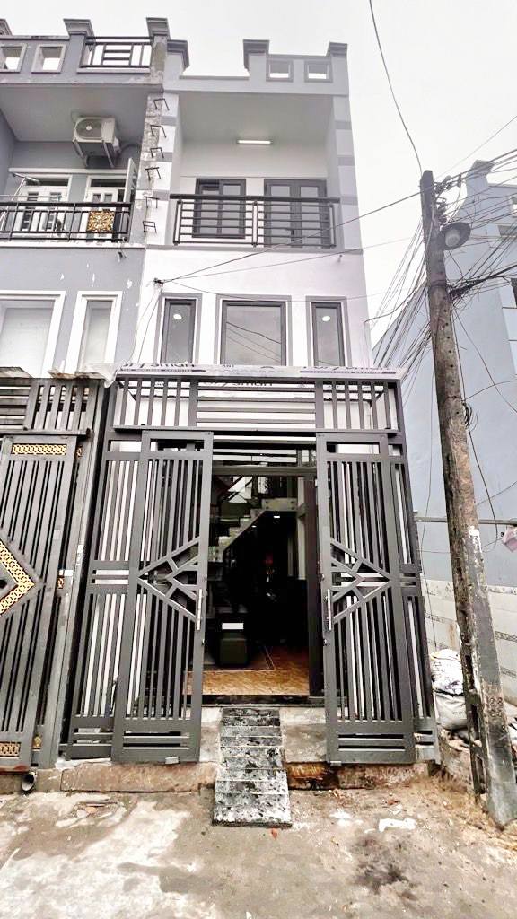 Nhà phố Hiệp Thành, quận 12, 33m² giá 2.78 tỷ - Hẻm xe hơi đỗ cửa, sổ hồng riêng!