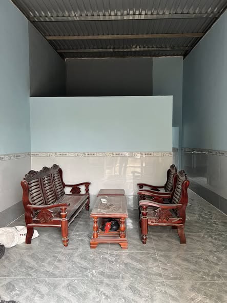 Nhà cấp 4 Tân Hạnh Dĩ An 90m² giá 650 triệu - Sân xe hơi thoáng mát!