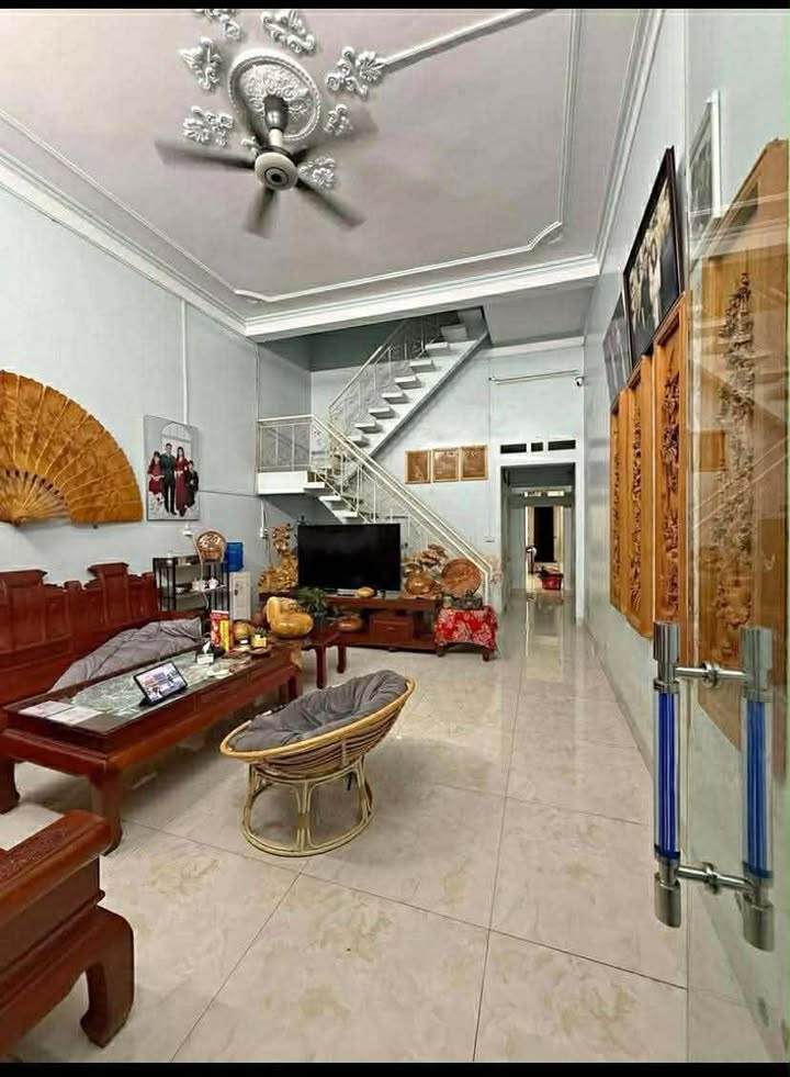 Nhà cho thuê 2 tầng đường Nhạc Sơn, Kim Tân 6 triệu - Không gian sống lý tưởng!