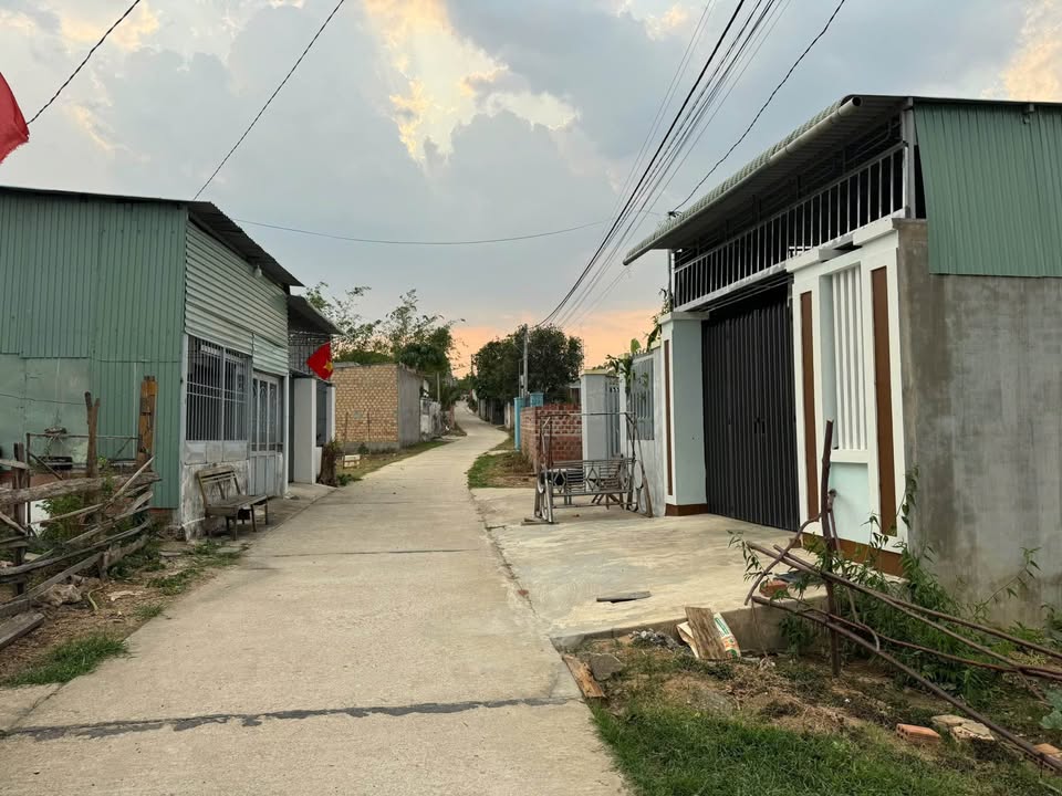 Đất nền Lương Văn Can, Đăk Cấm 155m² giá 600 triệu - Hướng Nam, sổ đỏ chính chủ!