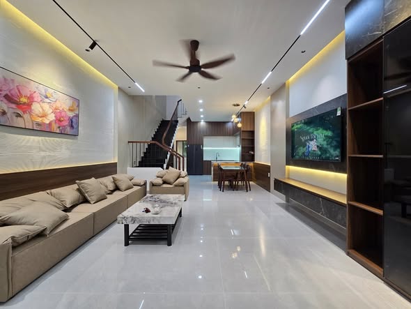 Nhà đẹp Hòa Xuân 100m² giá thỏa thuận - Full nội thất cao cấp!