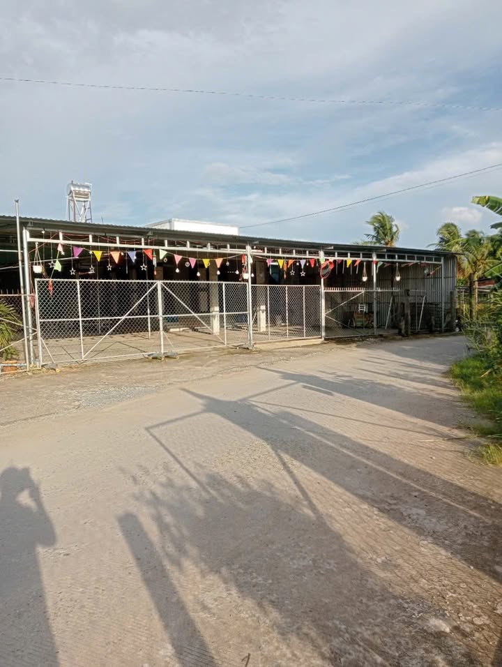 Bán nhà mặt tiền đường Làng Mai Vĩnh Thành, Chợ Lách, Bến Tre - 737m² giá 2.8 tỷ, thương lượng!