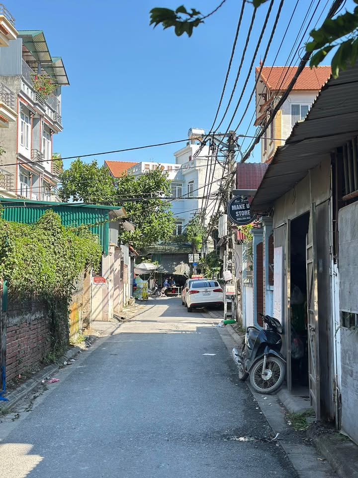 Nhà phố Thạch Bàn 31m² 6 tầng - Ngõ thông ô tô tránh, kinh doanh nhỏ - Giá 8.5 tỷ!