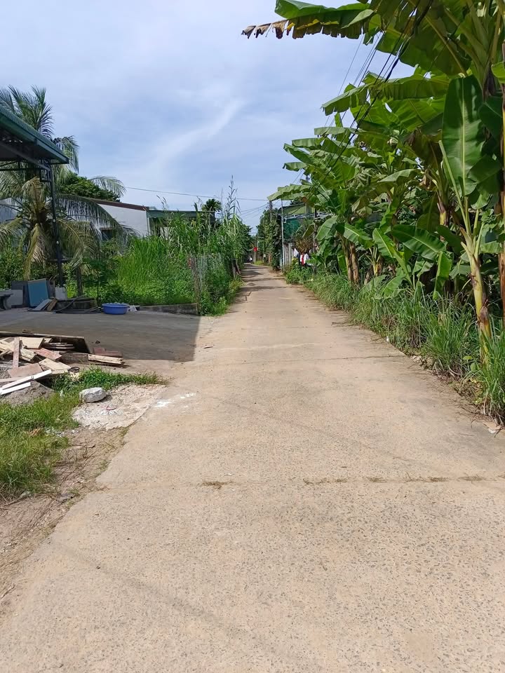 Đất thổ cư 270m² tại thị trấn Đạ Tẻh chỉ 690 triệu - Đường thông tứ phía!