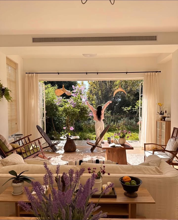 Căn hộ Tập thể Quỳnh Mai 47m² giá 5 tỷ - Thiết kế đẹp, giao thông thuận tiện!