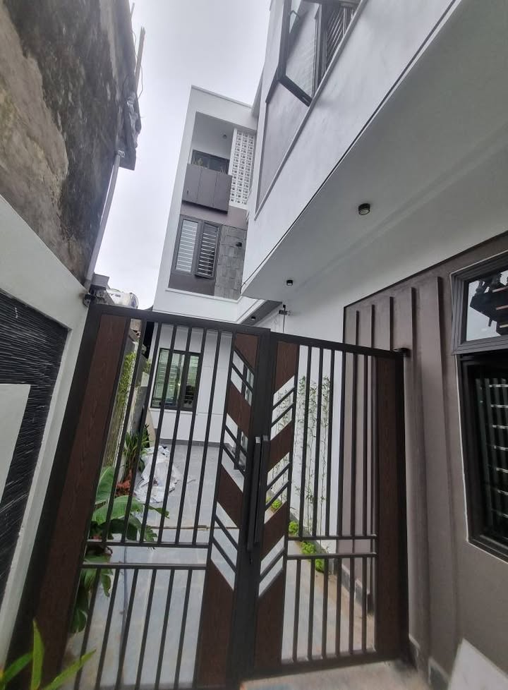 Nhà mới xây tại Nguyễn Thái Học, Nam Định 82m² giá 3.68 tỷ - An ninh tốt, tiện ích đầy đủ!