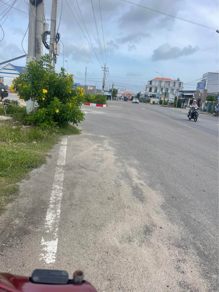 Đất mặt tiền đường 702, xã Vĩnh Hải, Ninh Thuận 1000m² giá 4 tỷ - Tiềm năng đầu tư tuyệt vời!