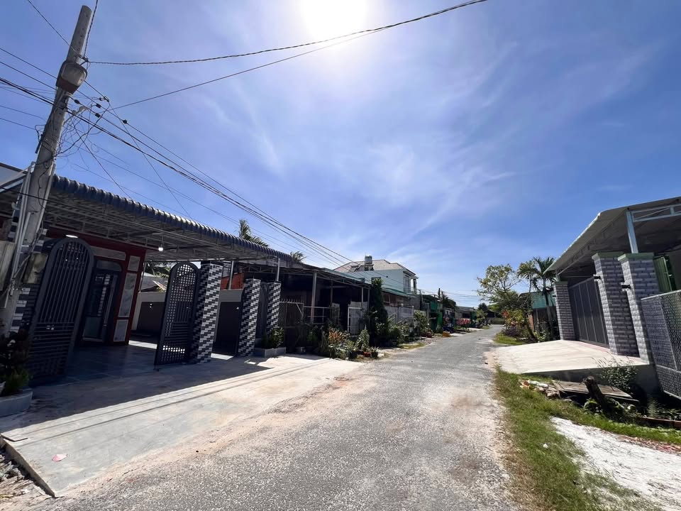 Nhà cấp 4 Hòa Thành Tây Ninh 119m² giá 1.59 tỷ - Vị trí đắc địa gần Tòa Thánh!