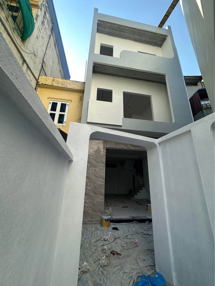 Nhà phố Văn Cao - Nam Định 51.8m² giá 2.48 tỷ - Sân cổng rộng rãi