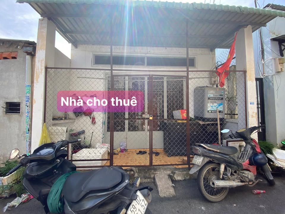 Nhà cấp 4 cho thuê Quận 9, 60m² giá 6.5 triệu - Hẻm xe hơi thông thoáng!
