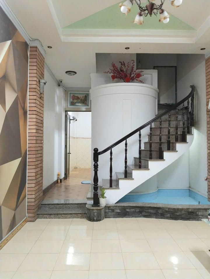 Nhà cho thuê 72m² đường Dương Quảng Hàm, Gò Vấp - Giá 18 triệu/tháng, tiện nghi đầy đủ!