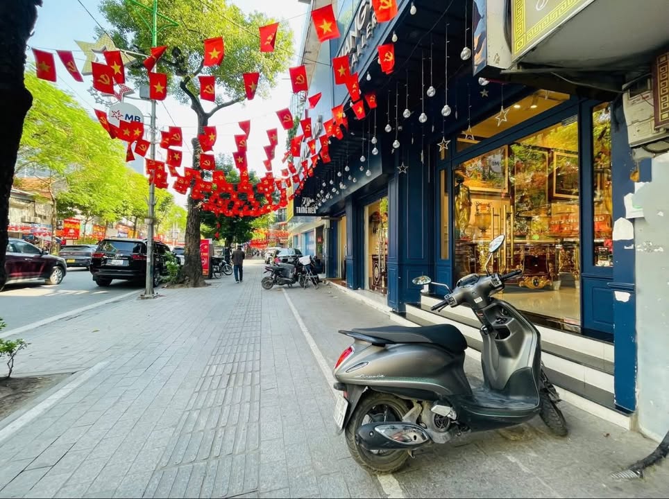 Nhà mặt phố Nguyễn Thái Học, Ba Đình 75m² giá 58 tỷ - Vị trí đắc địa, kinh doanh thuận lợi!