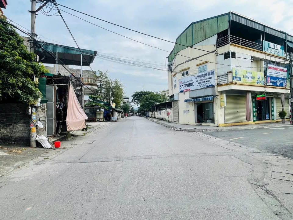 Đất mặt đường Nam Khê, Uông Bí 185m² giá 2.2 tỷ - Cơ hội kinh doanh tuyệt vời!