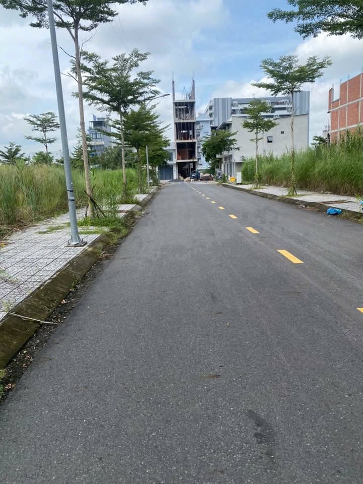 Đất nền đối diện công viên, gần ĐH FPT, 135m² giá 4 tỷ - Đầu tư sinh lời ngay!