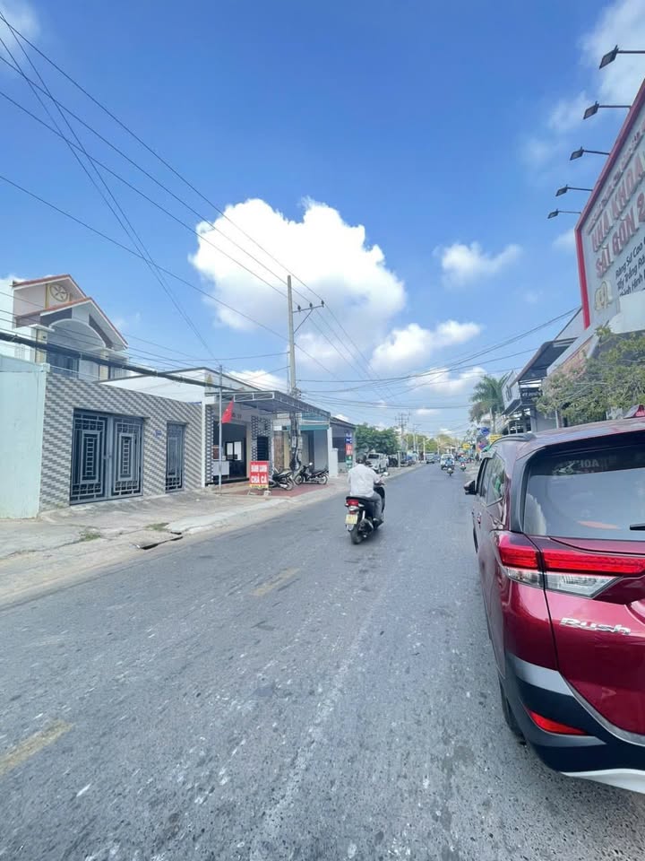 Đất nền mặt tiền Đặng Văn Lãnh Phan Thiết 300m² giá 5.5 tỷ - Cơ hội đầu tư tuyệt vời!