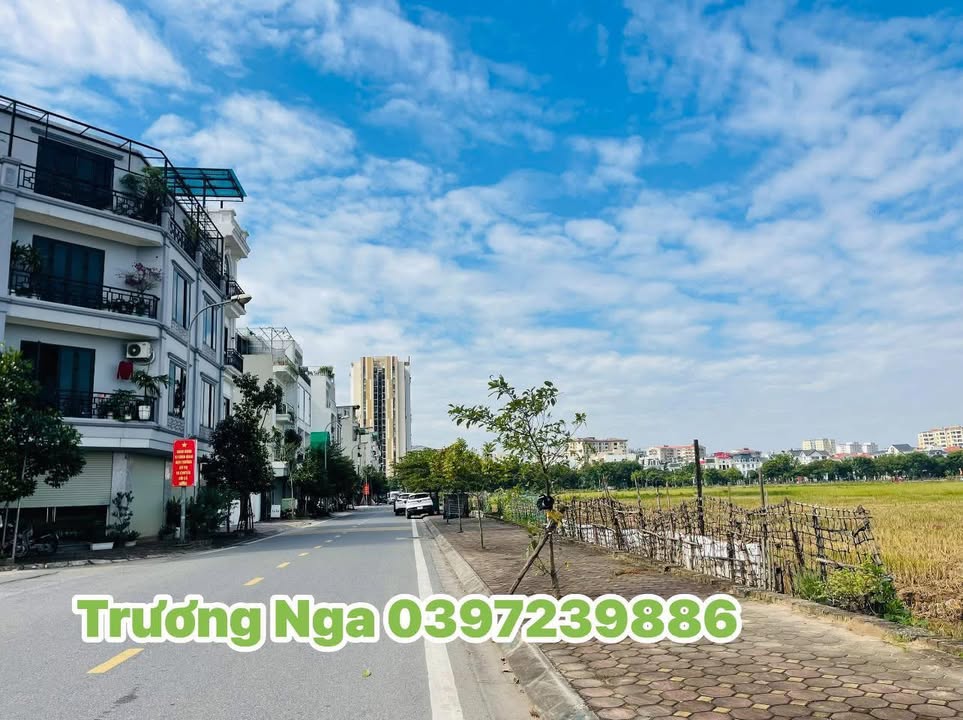 Đất nền Giang Biên Long Biên 90m² giá thỏa thuận - Mặt tiền gần 8m, vị trí đẹp nhất!