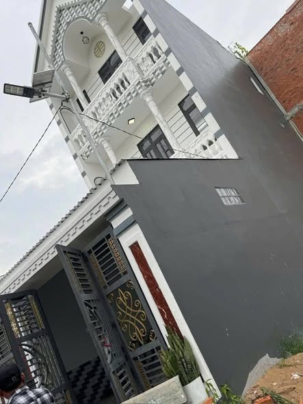 Nhà 2 tầng tại Mỹ Hạnh, Đức Hòa, Long An 85m² giá 2.2 tỷ - Sổ hồng chính chủ!