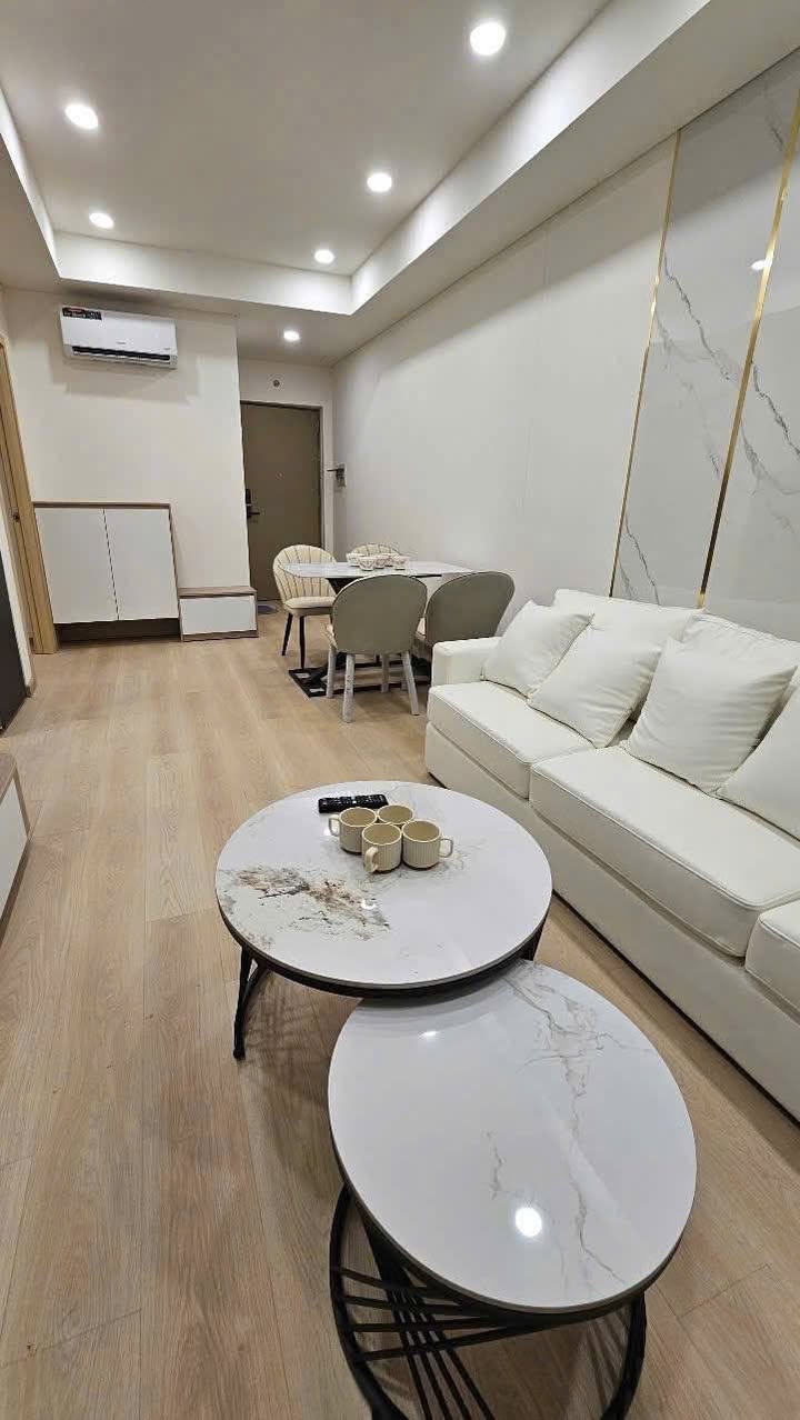 Căn hộ 2 ngủ chung cư Dragon Castle Hạ Long giá 5.5 triệu - Miễn phí dịch vụ bể bơi và gym cao cấp!