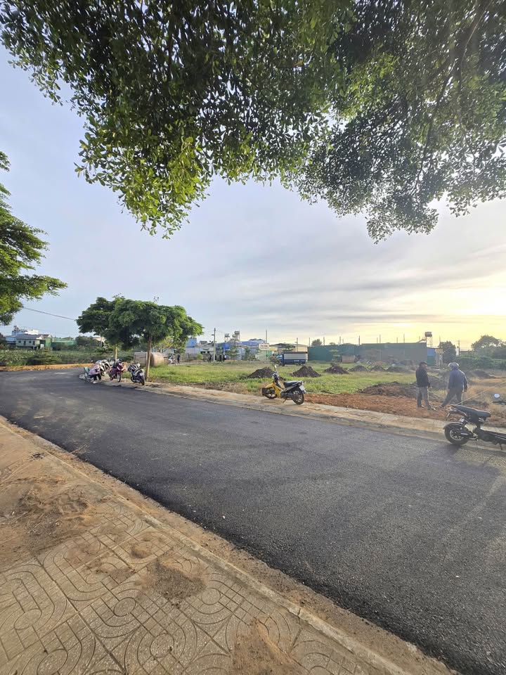 Đất nền Nguyễn Văn Cừ, Đức Trọng 126m² giá 2.1 tỷ - Pháp lý rõ ràng, vị trí vàng!