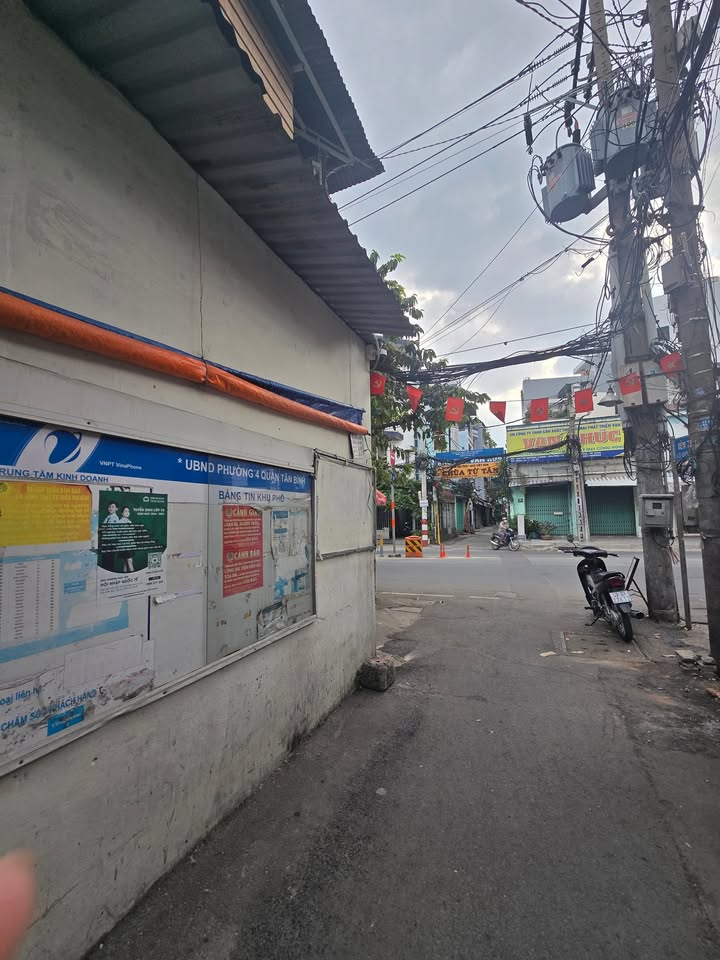 Nhà 4 tầng Tân Bình 62m² giá 6 tỷ - Ngay trung tâm, hẻm thông thoáng!