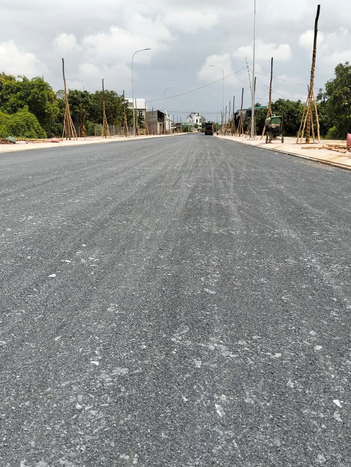 Đất vườn mặt tiền đường Nguyễn Thị Lựu 2788m² giá 5 tỷ - Cơ hội đầu tư tuyệt vời!