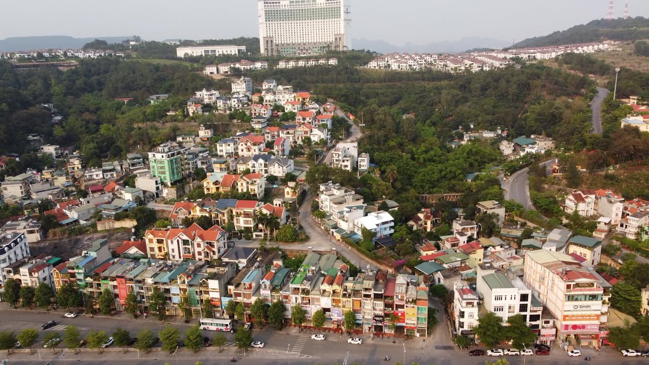 Nhà mặt đường Hồng Hải Hạ Long 67m² giá 16 tỷ - Kinh doanh thuận lợi!