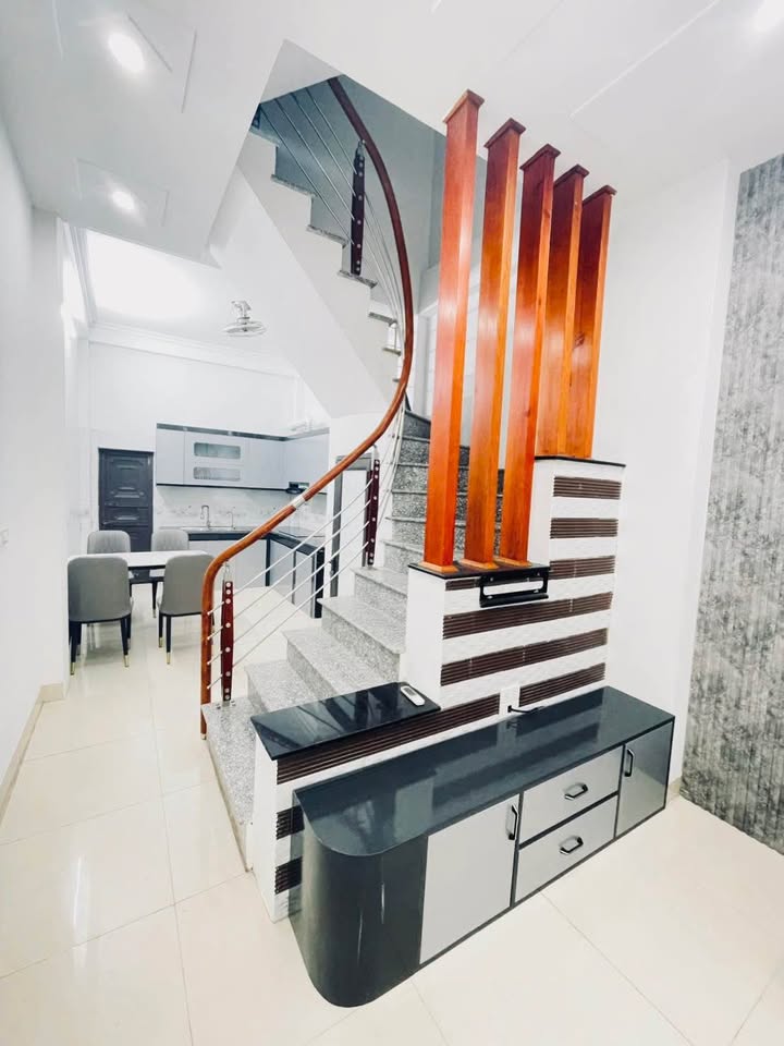 Nhà 3 tầng Kỳ Bá Thái Bình 38m² giá chỉ 2.1 tỷ - Sẵn sàng vào ở ngay!