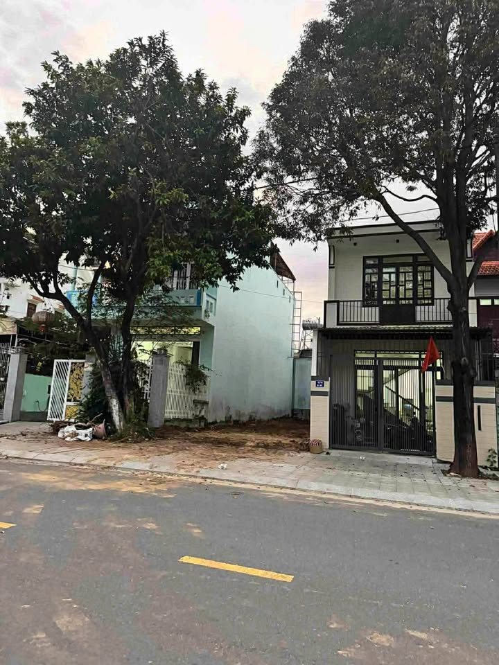 Đất thổ cư đường U RÊ, P. Kon Tum 104.5m² giá 2.3 tỷ - Vị trí thuận lợi cho kinh doanh!