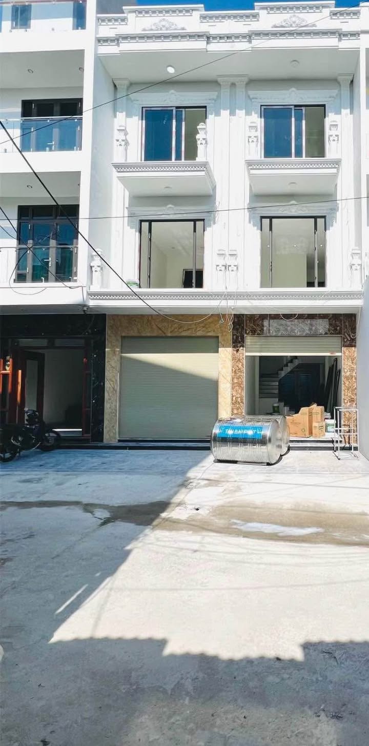 Nhà riêng Quang Trung Thái Bình 60m² giá 3 tỷ - Thiết kế sang trọng, vị trí đắc địa!