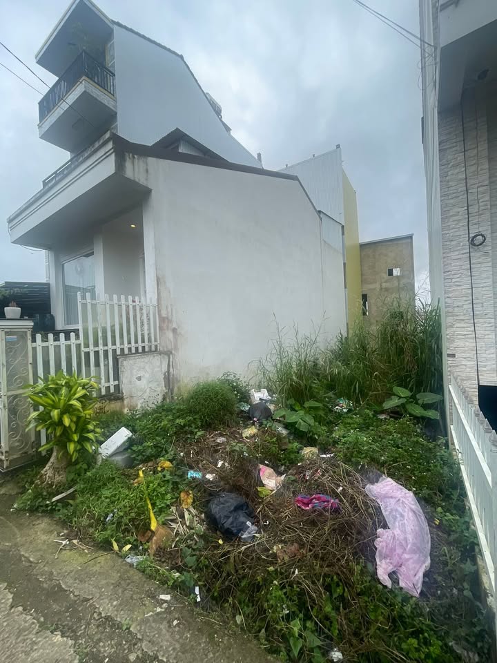 Đất nền Đà Lạt 100m² giá 6.3 tỷ - Sổ đỏ, xây dựng thoải mái!