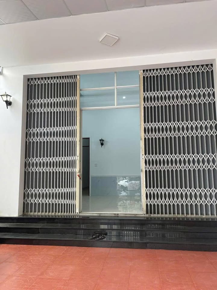 Nhà mặt tiền Kơ Pa Kơ Lơng, Kon Tum 156m² giá 2.9 tỷ - Vị trí kinh doanh sầm uất!