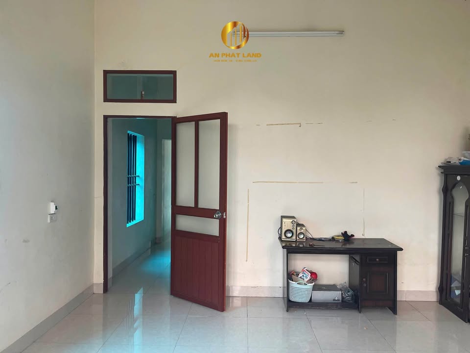 Nhà 2 Tầng Ngõ Hoàng Quốc Việt, Ninh Khánh 165m² Giá 11 tỷ - An Ninh Tốt, Gần Nhiều Tiện Ích