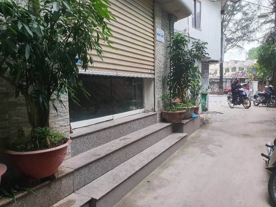 Nhà phố Tạ Quang Bửu 40m² giá 2 tỷ - Ngõ ô tô đỗ cửa, gần các trường đại học!