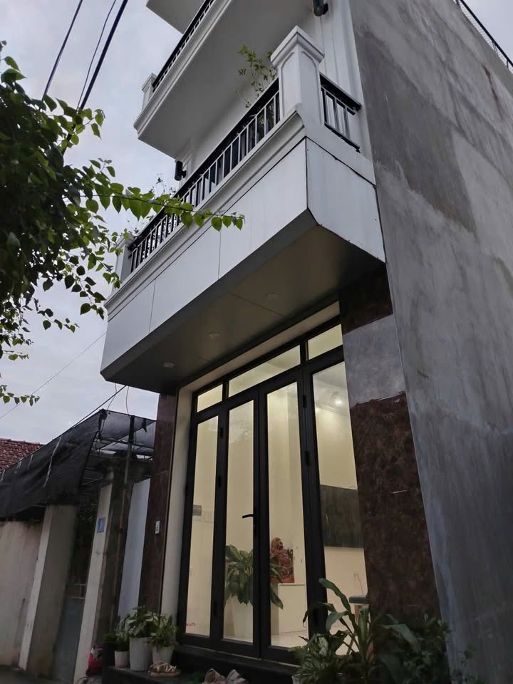 Nhà bán Cao Trung, Hoài Đức 50m² giá 5 tỷ - Sổ đỏ chính chủ, ô tô đỗ gần