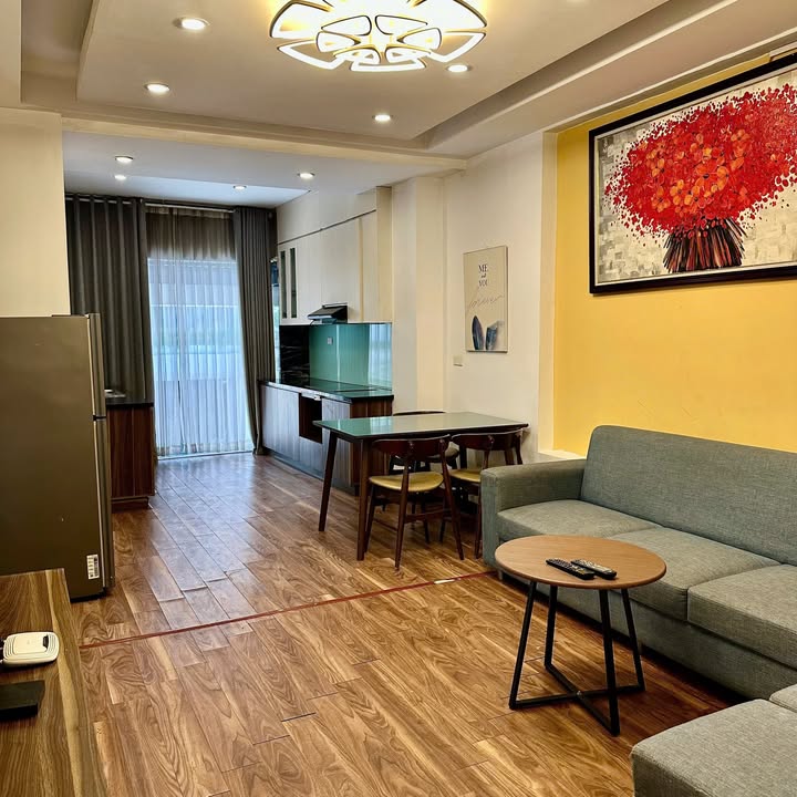 Căn hộ 2 phòng ngủ tại Tô Ngọc Vân, Tây Hồ 100m² chỉ 12.5 triệu - Full nội thất cao cấp!