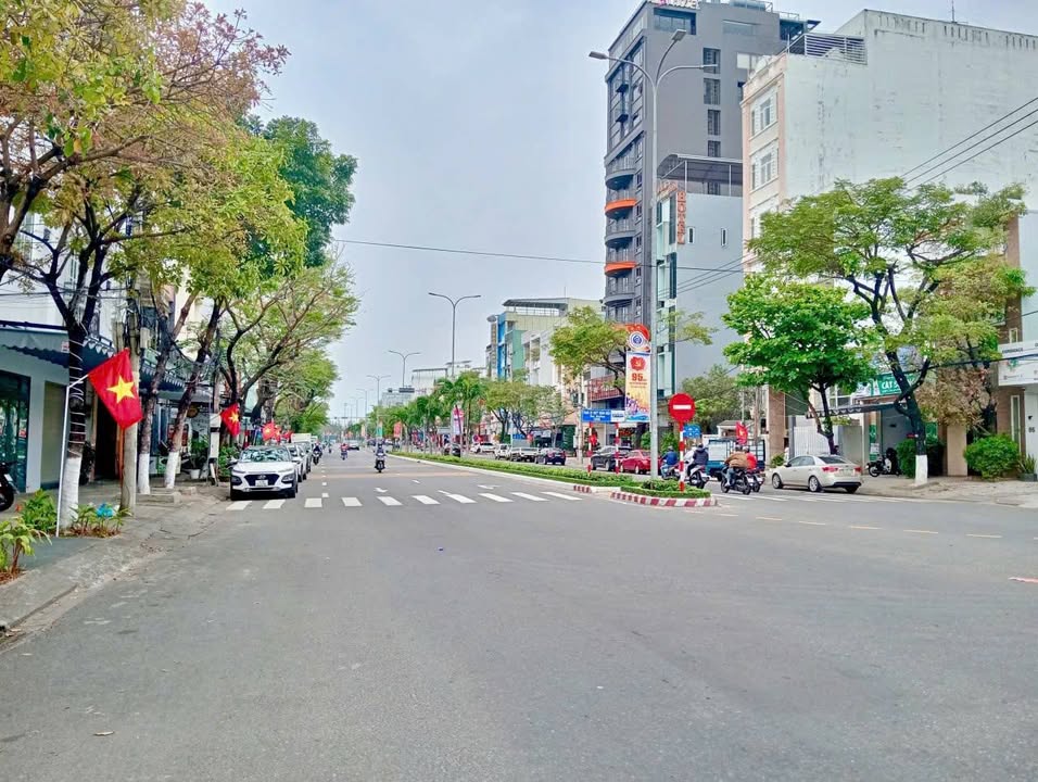 Đất mặt tiền Lê Văn Hiến 440m² giá 34.76 tỷ - Cơ hội hiếm có đầu tư!