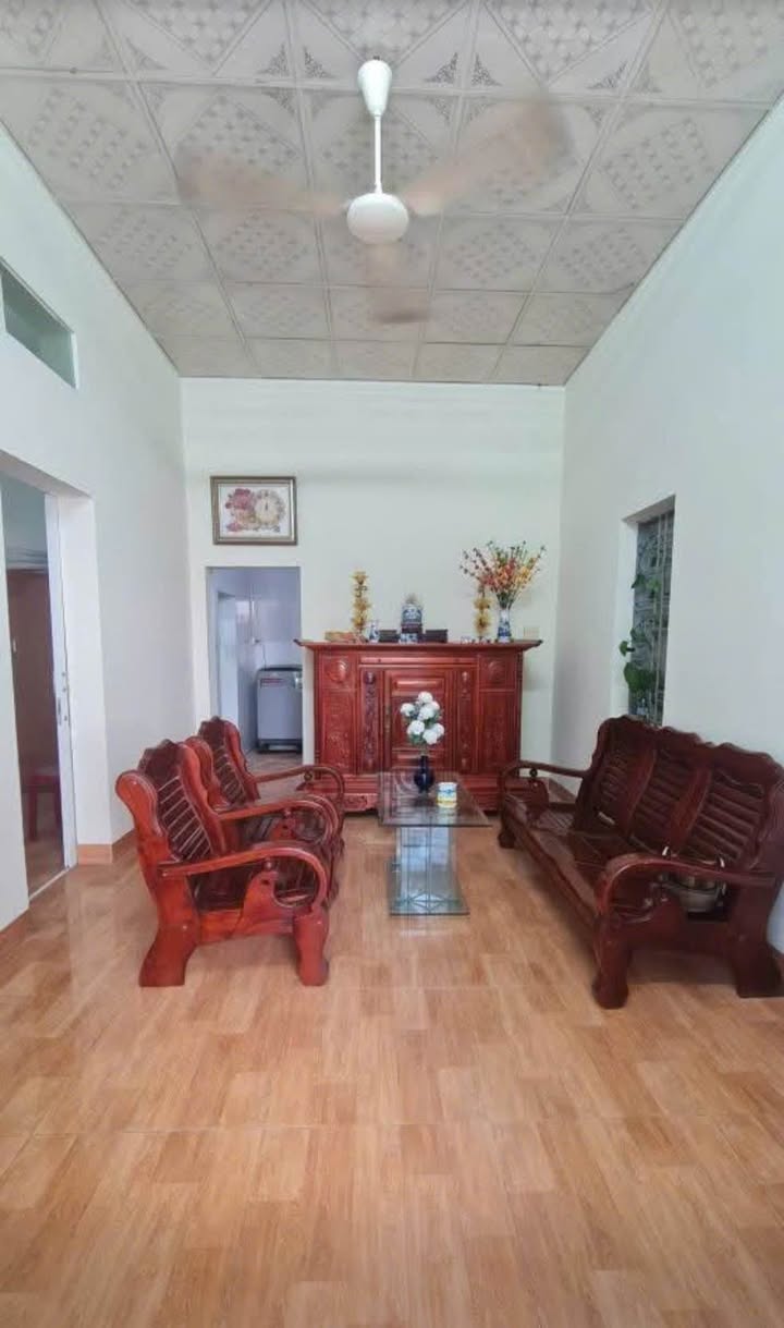 Nhà riêng 62m² tại Cẩm Thủy - Giá 1 tỷ, hướng Đông thoáng mát!