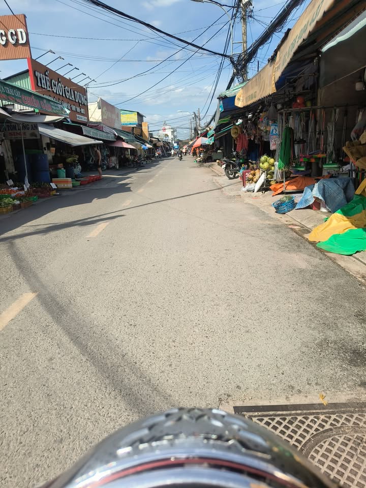 Đất nền Hóc Môn 80m² giá 2.4 tỷ - Sổ hồng chính chủ, thương lượng tốt!