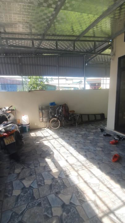 Nhà 2.5 tầng ngõ 10 Cao Xanh 100m² giá 2.35 tỷ - Về ở ngay!