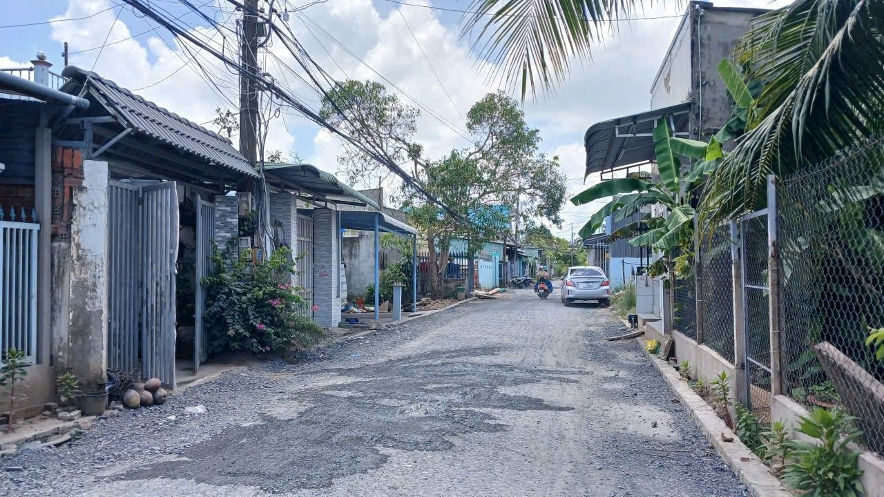 Nhà mặt tiền đường Hàng Gòn, Cái Răng, Cần Thơ 100m² giá 2.2 tỷ - Sân đậu ô tô thoải mái!