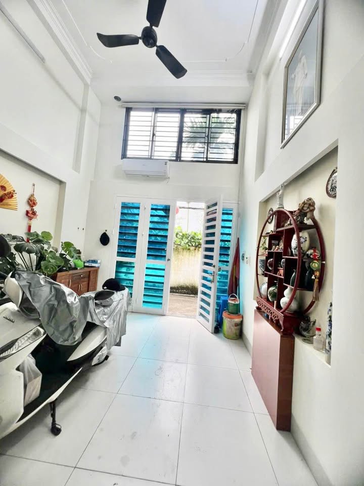 Nhà phố Ngọc Thụy Long Biên 35m² - 5 tầng, ô chờ thang máy, giá thỏa thuận!