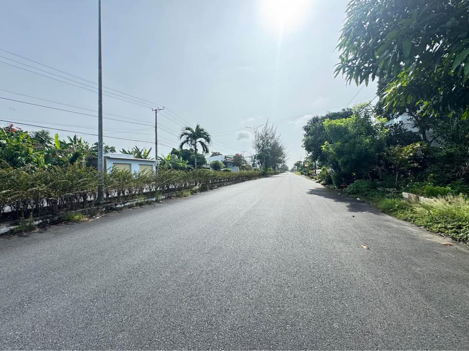 Đất nền Tân Xuyên Cà Mau 135m² giá 800 triệu - Sổ hồng đầy đủ!