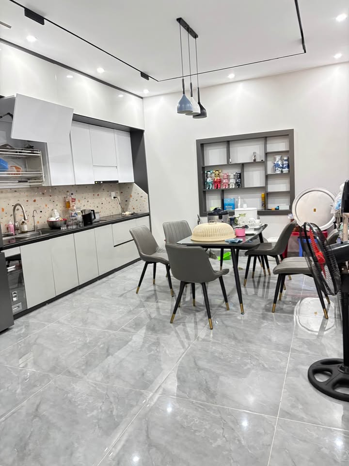 Nhà 3 tầng Thục Phán, Cao Bằng 80m² - Vị trí đẹp, có thể dọn vào ở ngay!