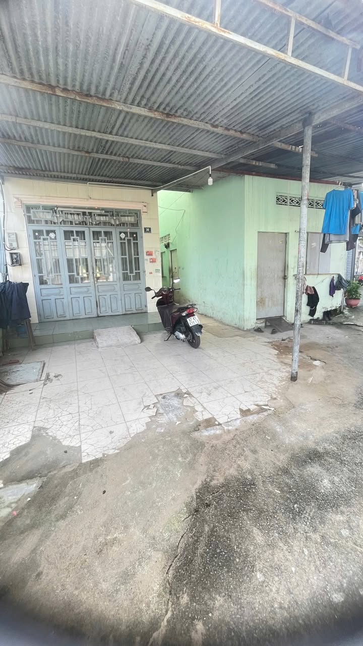 Nhà cấp 4 và 8 phòng trọ Phước Thiền 240m² giá 3.5 tỷ - Đầu tư sinh lời với thu nhập 10 triệu/tháng!