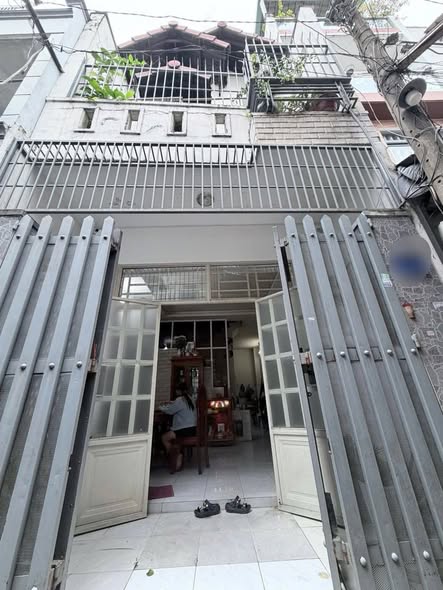 Nhà phố Tân Phú 40m², giá 4.35 tỷ - Gần chợ Tân Hương, tiện ích đầy đủ!